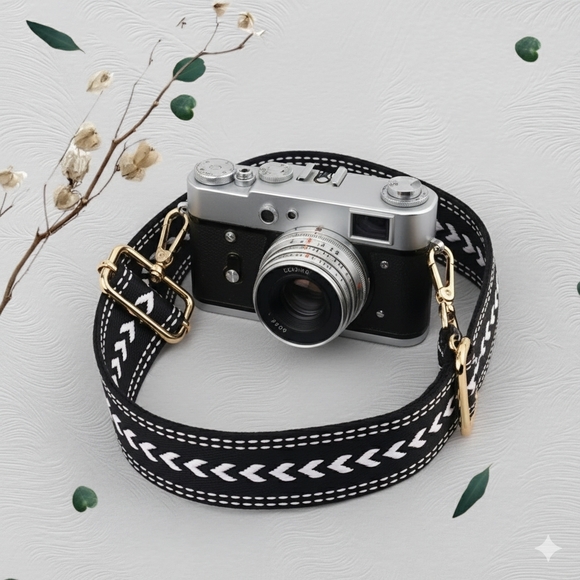 Geometric Pattern Adjustable Bag Strap Black & White Design Gold Hardware 💛 - Picture 5 of 12